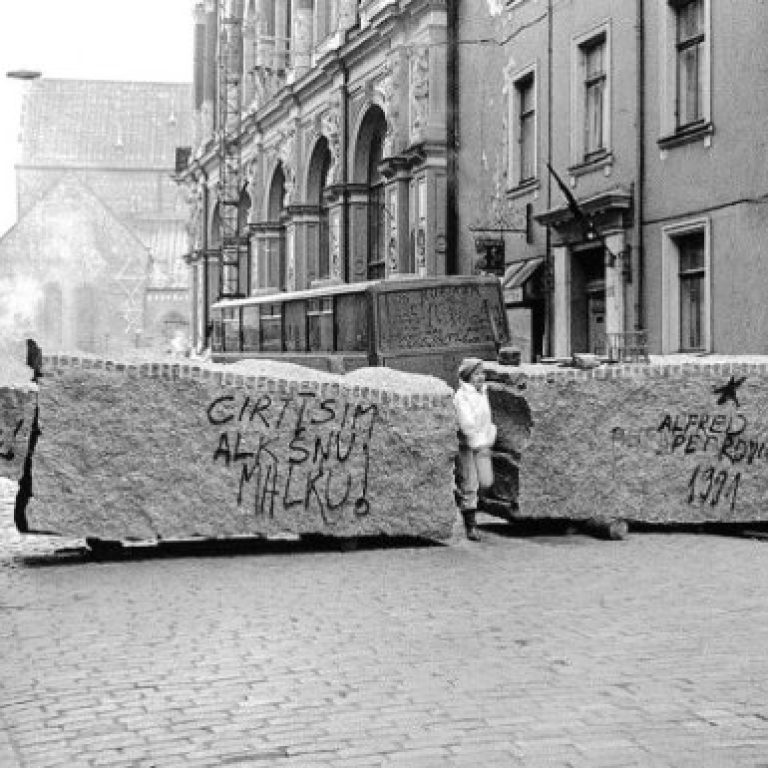 barikades-feldbergs-augusta-pucs-50642337